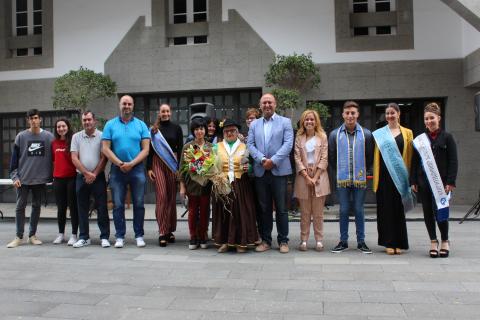 Rosa Espínola, premio 'Granadilla Artesana' por su labor textil Rosa Espínola, premio 'Granadilla Artesana' por su labor textil