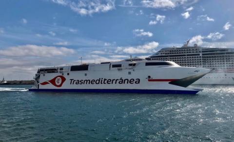 Fast ferry Villa de Agaete / Lucas Bello Fast ferry Villa de Agaete