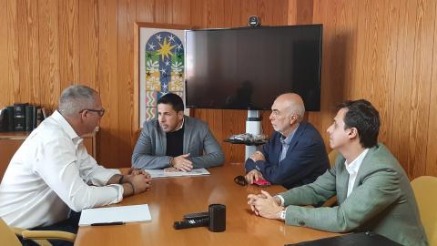 El alcalde de Telde, Héctor Suárez, se reúne con el director de Aguas del Gobierno de Canarias, Víctor Navarro
