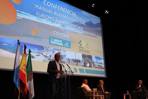 Profesionales turísticos de Fuerteventura se informan sobre el Covid-19 Profesionales del sector turístico de Fuerteventura se informan sobre prevención del Covid-19