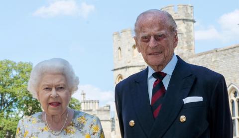 El duque de Edimburgo y la reina Isabel II