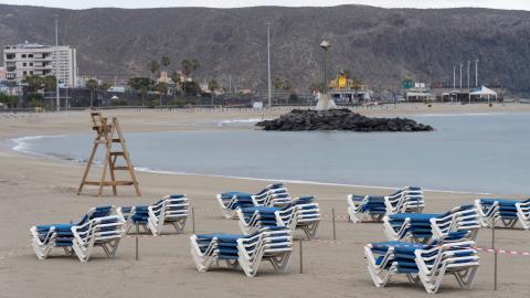 playa cerrada por el coronavirus