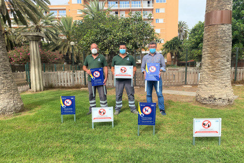 Carteles para concienciar en la recogida de los excrementos de mascotas Carteles para concienciar en la recogida de los excrementos de mascotas