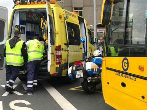 Atropello de mujer por una guagua municipal Atropello de mujer por una guagua municipal