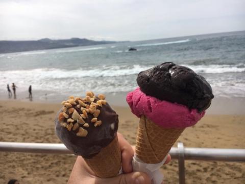 Helados. Playa de Las Canteras. Gran Canaria Helados. Playa de Las Canteras. Gran Canaria