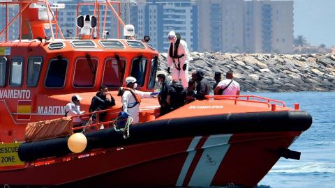 Imagen ilustrativa Barco de Salvamento Marítimo con inmigrantes