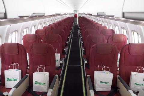 Binter lanza su nueva tarifa "Comfort" Interior de un avión Binter