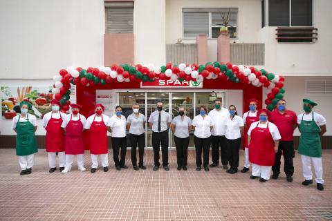 El equipo de Spar Escaleritas en la reapertura. Las Palmas de Gran Canaria