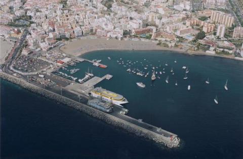 Puerto de Los Cristianos. Tenerife