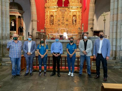 Telde acompaña al Rocasa en su tradicional ofrenda al Santo Cristo de Telde  