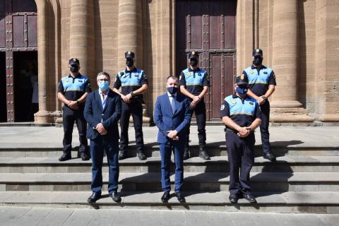 Cuatro agentes de la Policía Local de Gáldar prometen su cargo como funcionarios de carrera