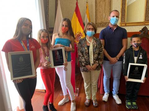 Guía de Isora homenajea a tres jóvenes deportistas