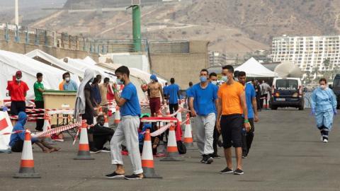Inmigrantes en Arguineguín. Gran Canaria Inmigrantes en Arguineguín. Gran Canaria