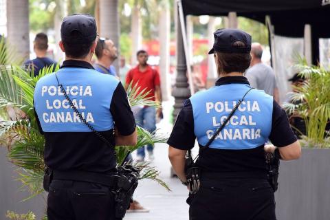 Agentes de la Policía Canaria