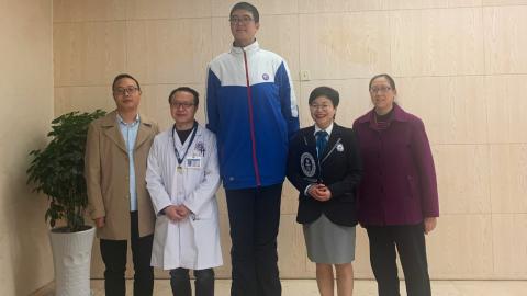 Ren Keyu busca lograr un récord Guinness por su estatura Ren Keyu busca lograr un récord Guinness por su estatura