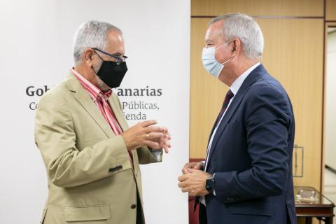 Sebastián Franquis se reúne con la Confederación de Empresarios de Santa Cruz de Tenerife