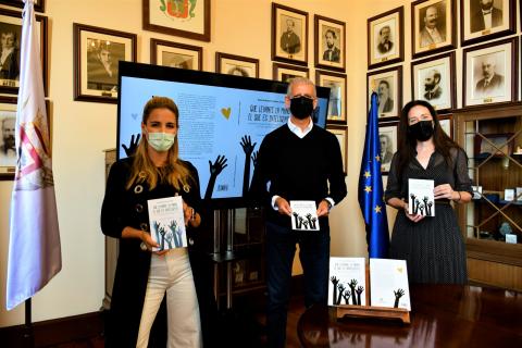 Presentación del libro "Que levante la mano el que es inteligente" del CEIP Aguamansa / CanariasNoticias.es Presentación del libro "Que levante la mano el que es inteligente" del CEIP Aguamansa / CanariasNoticias.es