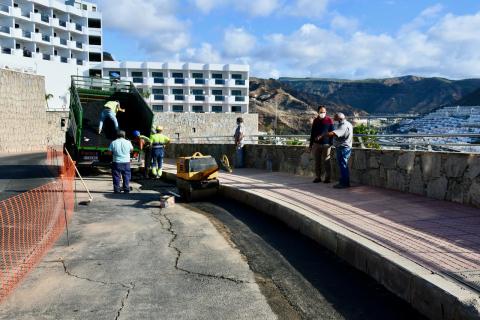Mogán repara deficiencias de la red de saneamiento en Puerto Rico y Playa de Mogán/ CanariasNoticias.es