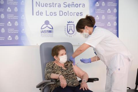 Canarias inicia la vacunación contra la COVID-19 / CanariasNoticias.es