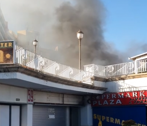 Incendio en el Centro Comercial Plaza en Playa del Inglés/ canariasnoticias