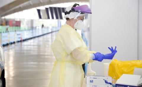 Sanitario con equipo de protección anti Covid / CanariasNoticias.es Sanitario con equipo de protección anti Covid / CanariasNoticias.es