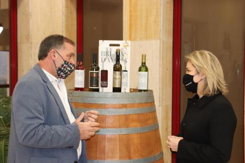 Alicia Vanoostende visita la Bodega Comarcal Valle de Güímar - Tenerife / CanariasNoticias.es Alicia Vanoostende visita la Bodega Comarcal Valle de Güímar - Tenerife / CanariasNoticias.es