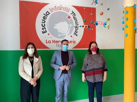 Héctor Suárez, Carmen Hernández y Manuela de Armas visitan a las escuelas infantiles municipales de Telde / CanariasNoticias.es