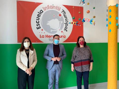 Héctor Suárez, Carmen Hernández y Manuela de Armas visitan a las escuelas infantiles municipales de Telde / CanariasNoticias.es Héctor Suárez, Carmen Hernández y Manuela de Armas visitan a las escuelas infantiles municipales de Telde / CanariasNoticias.es