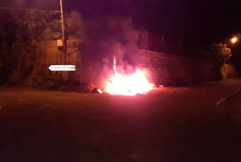Contenedor quemado en Arenales (Telde) / CanariasNoticias.es