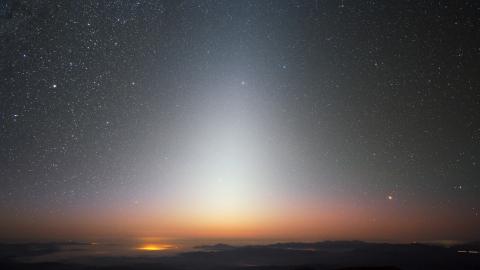 Luz zodiacal captada por el observatorio La Silla (Chile)