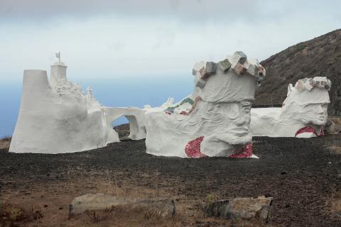 Escultura-homenaje de la Bajada de la Virgen de Los Reyes (El Hierro) / CanariasNoticias.es