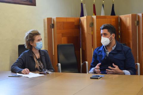 Luis Yeray Gutiérrez y María Teresa Pacheco, la directora general de Inclusión y Atención Humanitaria del Ministerio de Migraciones / CanariasNoticias.es El alcalde de La Laguna, Luis Yeray Gutiérrez y María Teresa Pacheco, la directora general de Inclusión y Atención Humanitaria del Ministerio de Migraciones / CanariasNoticias.es