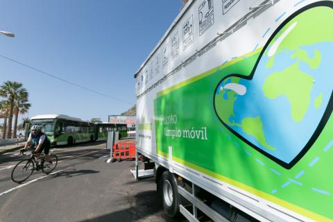 Punto Limpio móvil de Santa Cruz de Tenerife / CanariasNoticias.es Punto Limpio móvil de Santa Cruz de Tenerife / CanariasNoticias.es