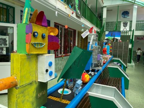 Robots y Alienígenas. Colegio Nuryana/ La Laguna Robots y Alienígenas. Colegio Nuryana/ La Laguna