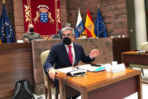 Román Rodríguez en una comparecencia en la Comisión de Presupuestos y Hacienda / CanariasNoticias.es