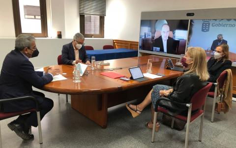 Román Rodríguez mantiene una reunión con la Asociación de Empresa Familiar / CanariasNoticias.es