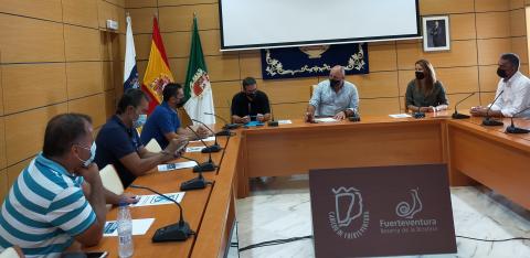 Convenio del Cabildo de Fuerteventura con las Cofradías de pescadores / CanraiasNoticia.es 