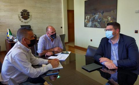 Reunión del Cabildo de Fuerteventura con Mercadona / CanariasNoticias.es