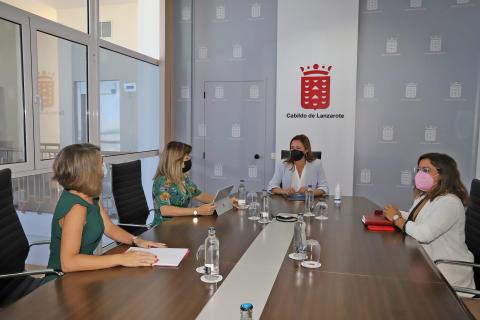 El Cabildo de Lanzarote se suscribirá a la Red Canaria de Gobierno Abierto / CanariasNoticias.es El Cabildo de Lanzarote se suscribirá a la Red Canaria de Gobierno Abierto / CanariasNoticias.es