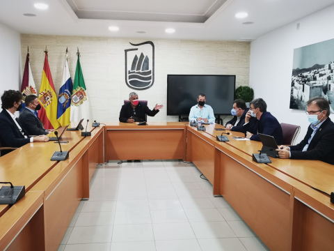 Ayuntamiento de Puerto del Rosario negocia con DISA
