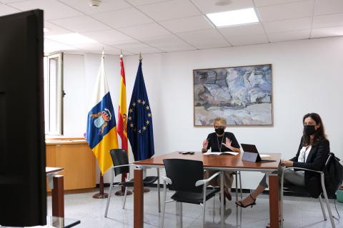 Elena Máñez y Dácil Domínguez en el encuentro con para coordinar relaciones económicas con Reino Unido / CanariasNoticias.es Elena Máñez y Dácil Domínguez en el encuentro con para coordinar relaciones económicas con Reino Unido / CanariasNoticias.es