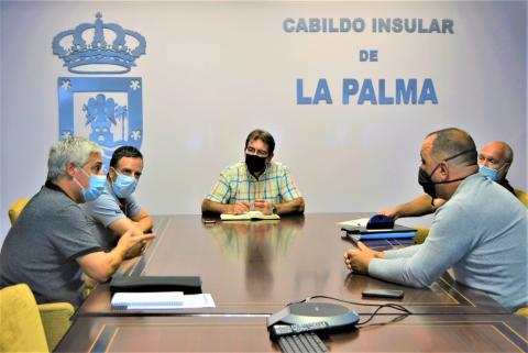 Reunión del Cabildo con los caficultores de La Palma / CanariasNoticias.es