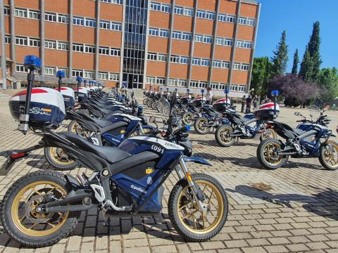 La Policía Nacional presenta 22 nuevas motos eléctricas que incorpora a su flota de vehículos policiales / CanariasNoticias.es