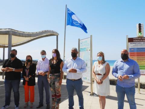 Las banderas azules ondean ya en tres playas de Puerto del Rosario (Fuerteventura) / CanariasNoticias.es