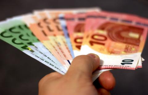 / moerschy (Pixabay) Euros
