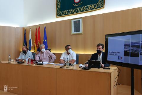 Presentación del Plan de Movilidad Urbana Sostenible de Tías (Lanzarote) / CanariasNoticias.es Presentación del Plan de Movilidad Urbana Sostenible de Tías (Lanzarote) / CanariasNoticias.es