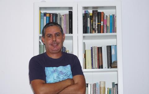 El escritor Daniel Bautista