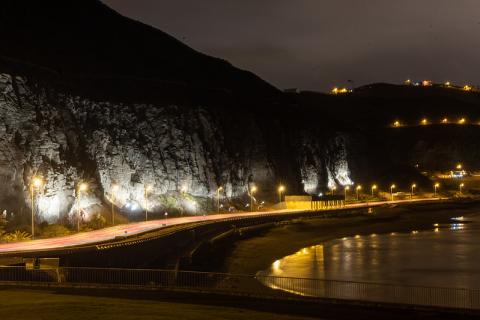 Iluminación de La Laja a la entrada de Las Palmas de Gran Canaria / CanariasNoticias.es