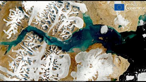 Glaciares que se derriten alrededor de Constable Pynt, en Groenlandia, el 28 de julio de 2021