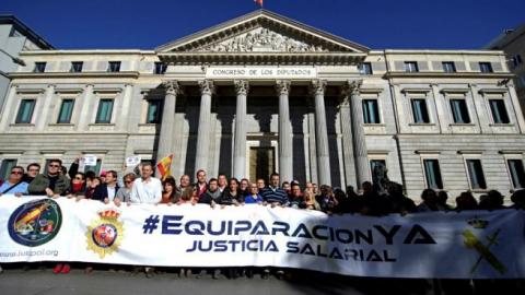 Manifestación de policías y guardia civiles en Madrid